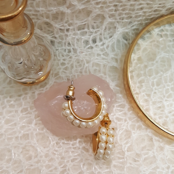 Vintage Faux Pearl Hoop Earrings - Picture 3 of 4